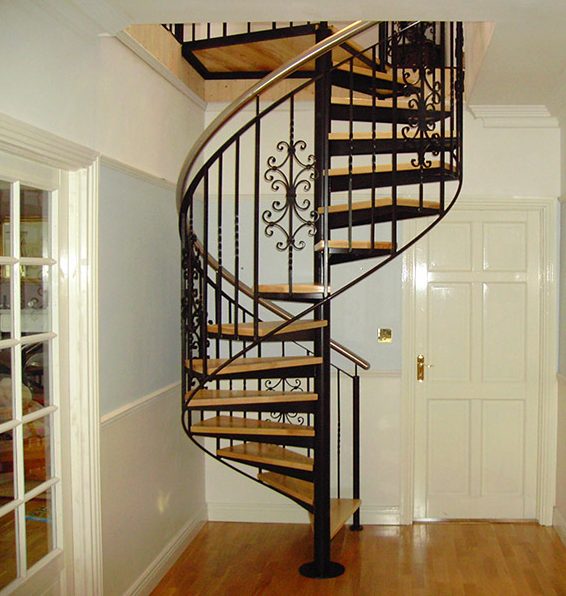 arquitetura e a engenharia das escadas helicoidais