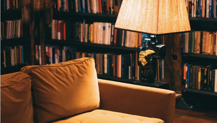 Estantes para livros — 12 dicas de como decorar ambientes com livros!