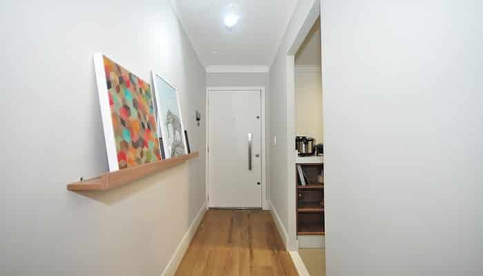Decoração para corredor estreito — 3 Truques fáceis de aplicar!