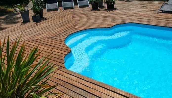 Piscina De Fibra Pré-fabricada - Vantagens E Desvantagens!