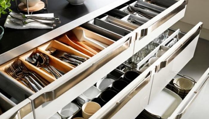 Cozinha Pequena — 7 maneiras de armazenar e organizar utensílios domésticos!