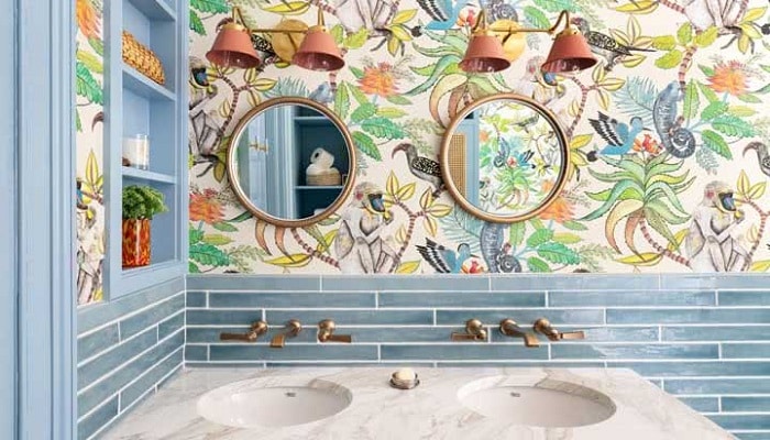 Arte na parede do banheiro