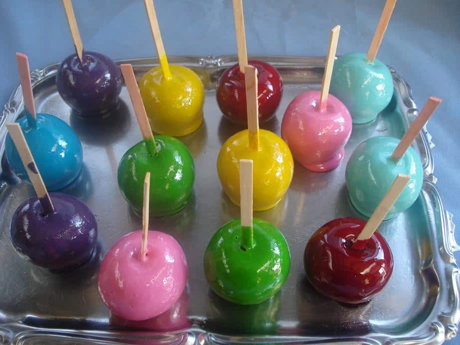 maçã do amor colorida