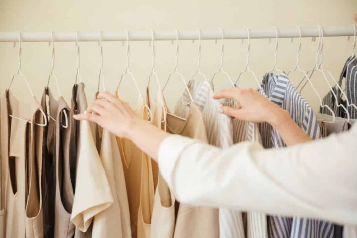Mofo - Como tirar cheiro de mofo do guarda roupa? 4 Mofo - Como tirar cheiro de mofo do guarda roupa?