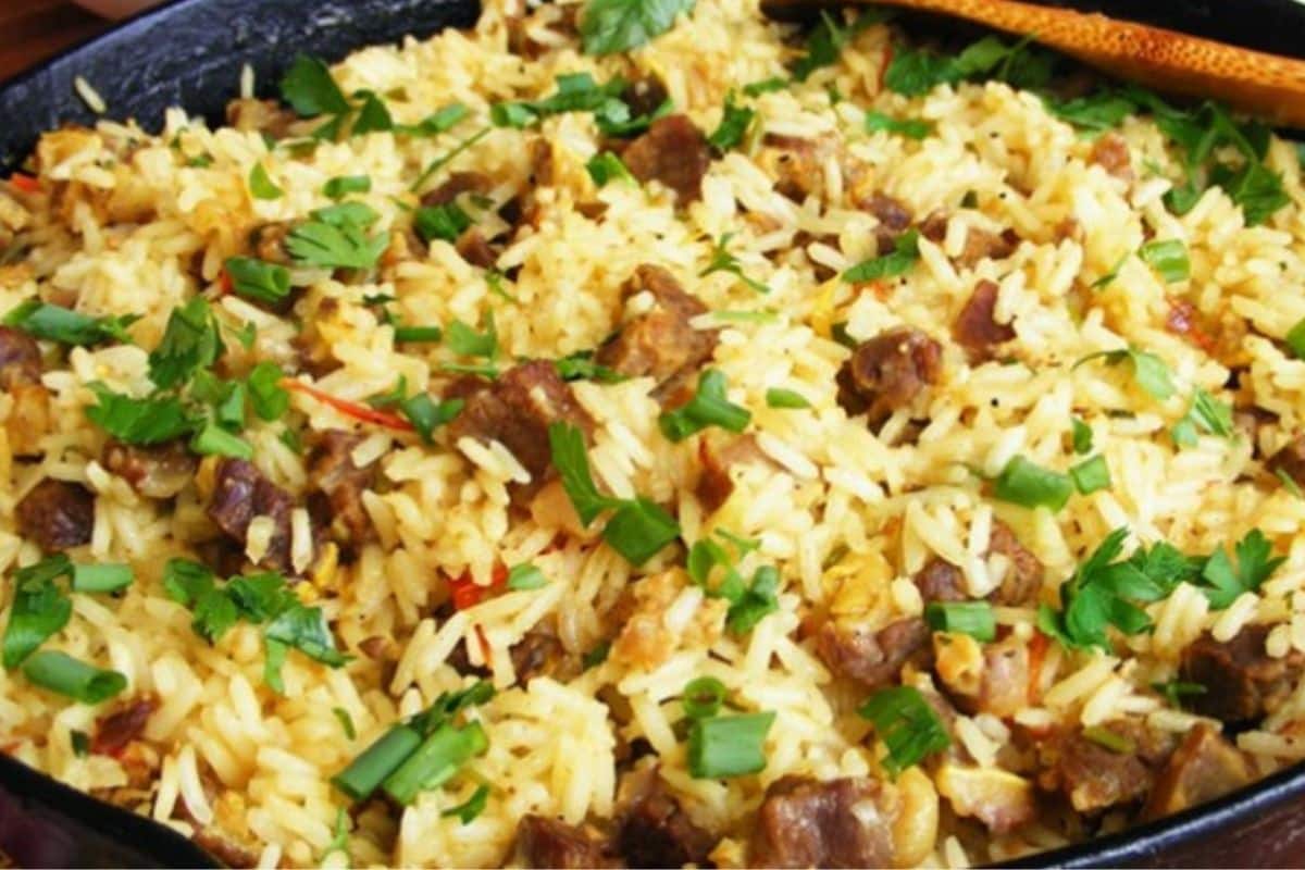 Receita Arroz Maria Isabel — O arroz que só as mulheres podiam comer!