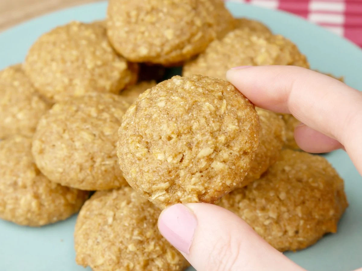 Oatmeal and honey ball recipe