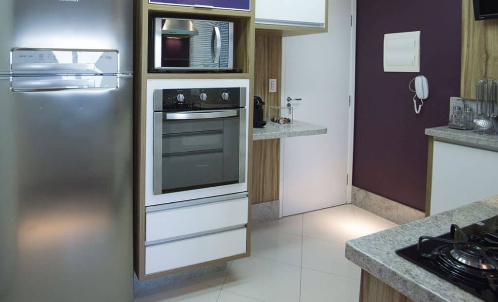 Micro-ondas na cozinha: 6 ideias de posicionamento!