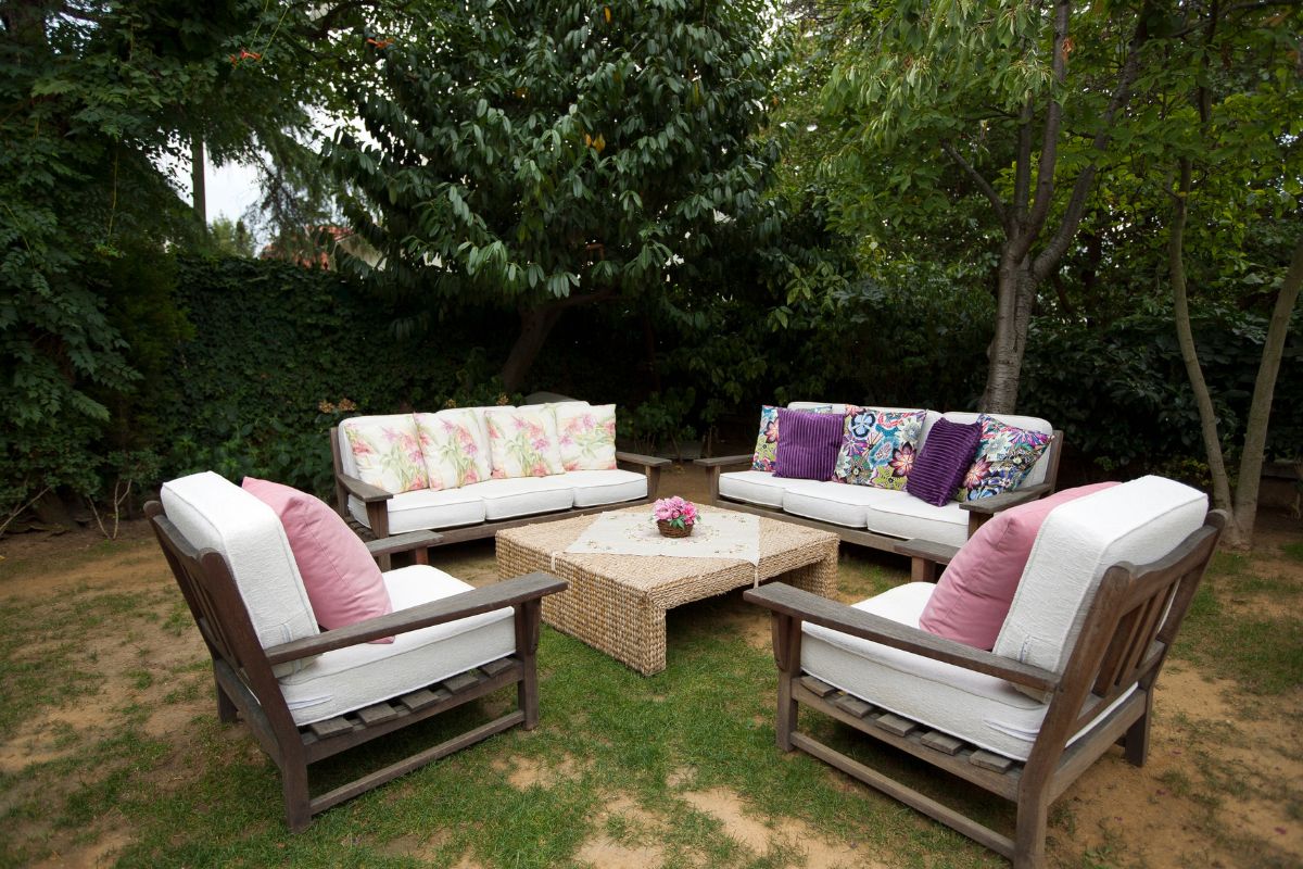 Móveis de Madeira: Mobiliário Externo Perfeito para seu Jardim Móveis de Madeira: Mobiliário Externo Perfeito para seu Jardim