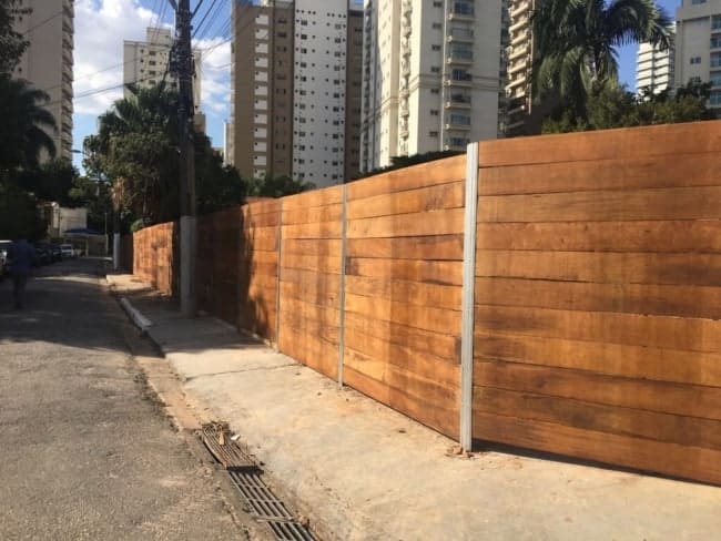 Tapume - Como proteger a área da construção? Tapume - Como proteger a área da construção?