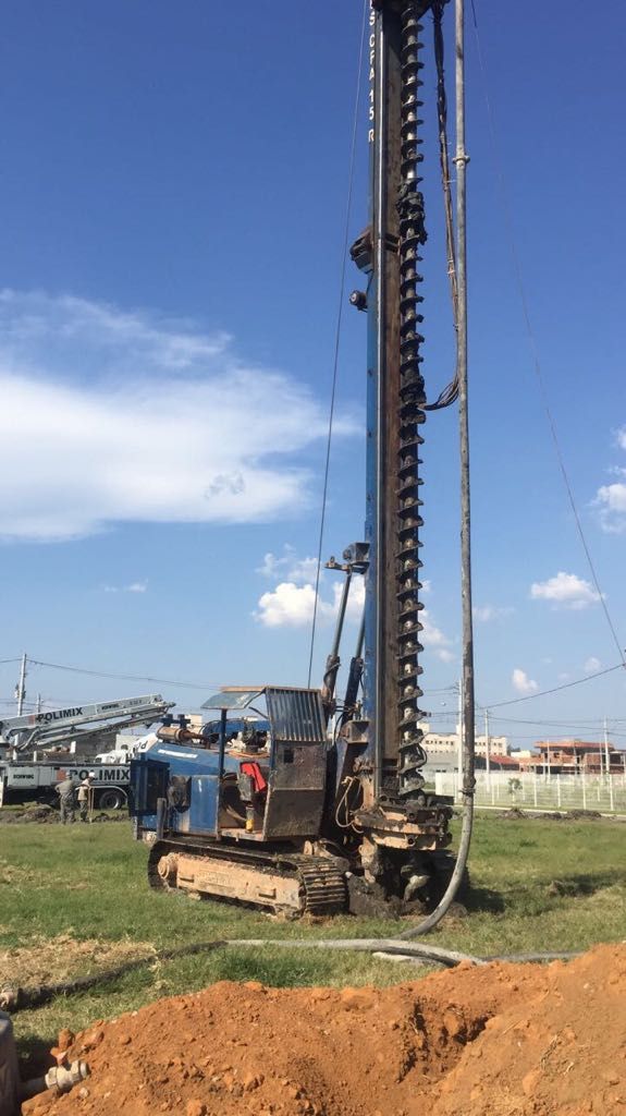 Estaca hélice continua monitorada