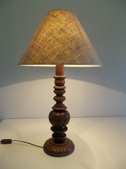 Abajur antigo de madeira abajurantigo11