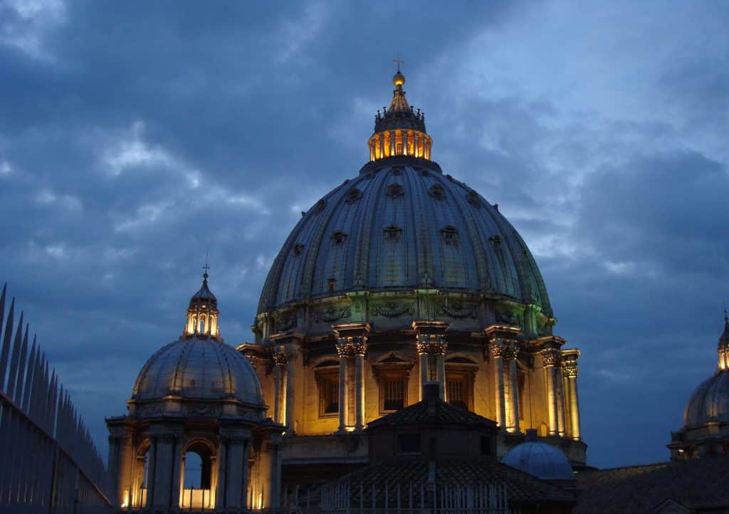 De Aparecida a Roma: A Arquitetura da Basílica de Aparecida e a Basílica de São Pedro!