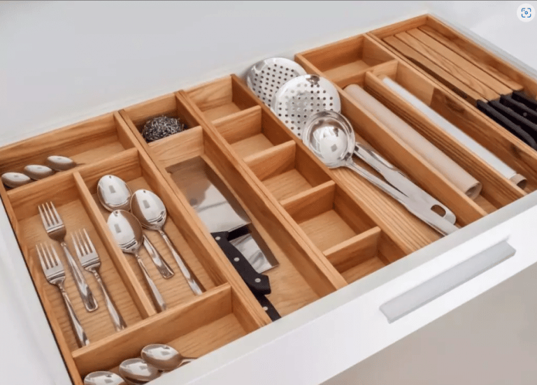 12 Truques para manter sua cozinha organizada e visualmente deslumbrante! 8 organizar talhers na cozinha dicas para organizar a cozinha
