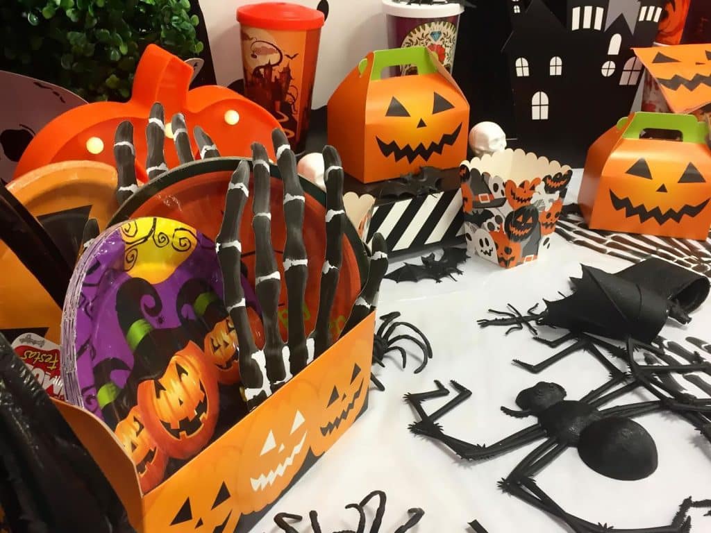 Utensílios para decoração no Halloween hallo14