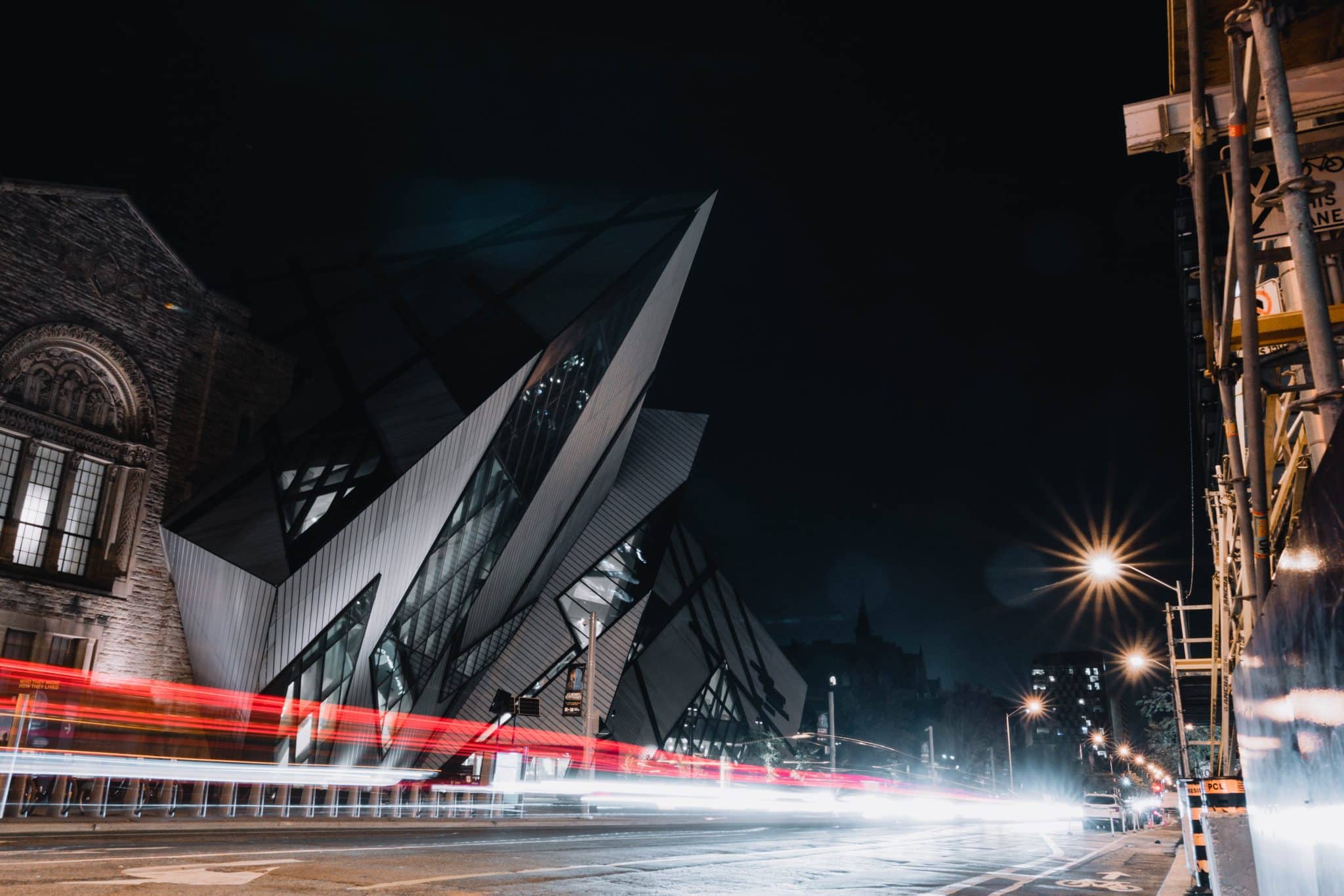 Arquitetura contemporânea o que é? 5 Royal Ontario Museum