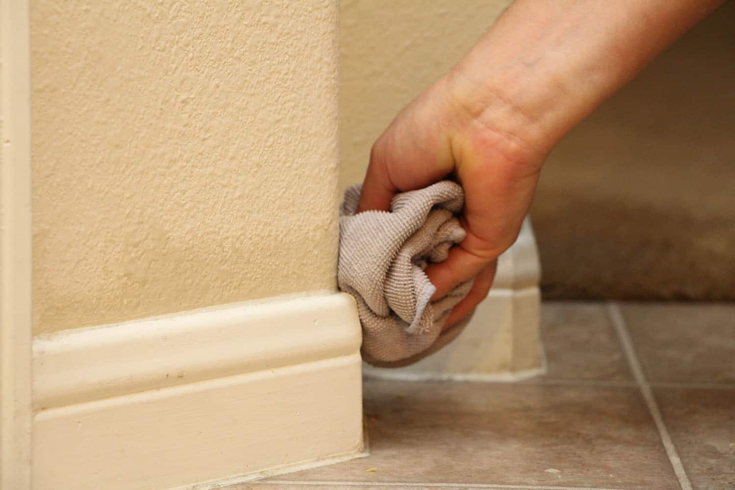 Como manter durável um rodapé de gesso? rodapegesso10