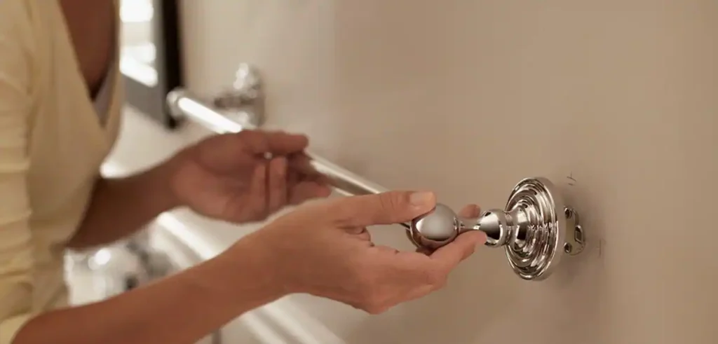 Posso instalar os acessórios para banheiro sozinho?