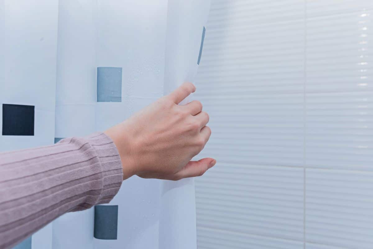 Da Privacidade ao Estilo: Descubra as Melhores Cortinas para seu Banheiro!