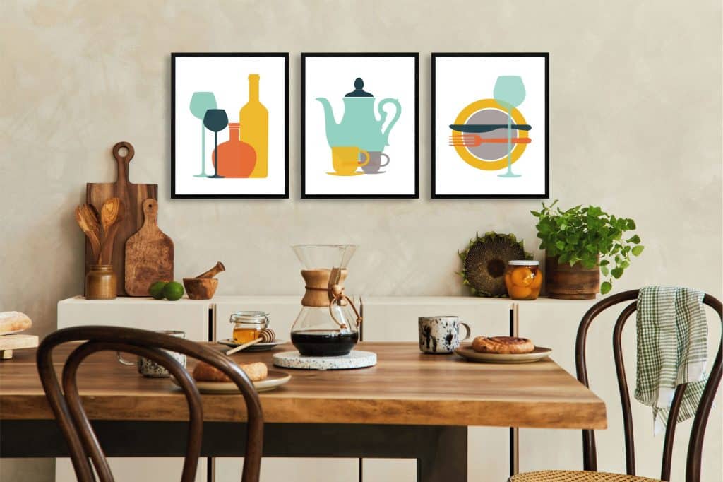 Adicione quadros ou outros elementos decorativos