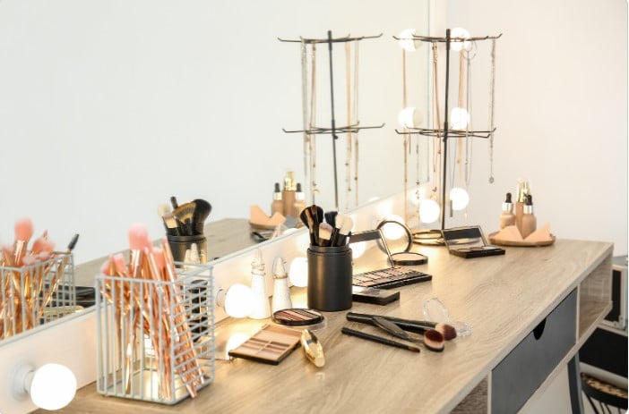 O que é um quarto feminino com penteadeira?