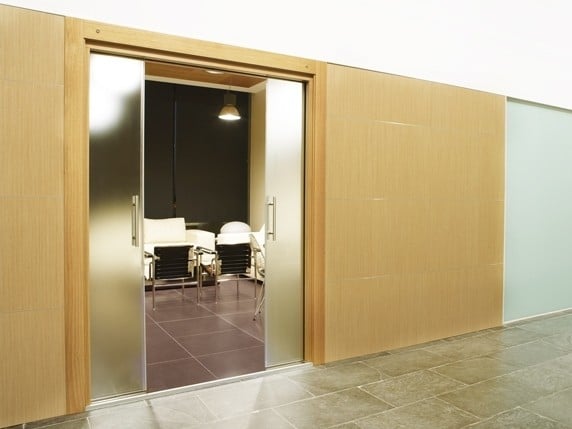 Porta de Correr: Tipos, Vantagens e Modelos.
