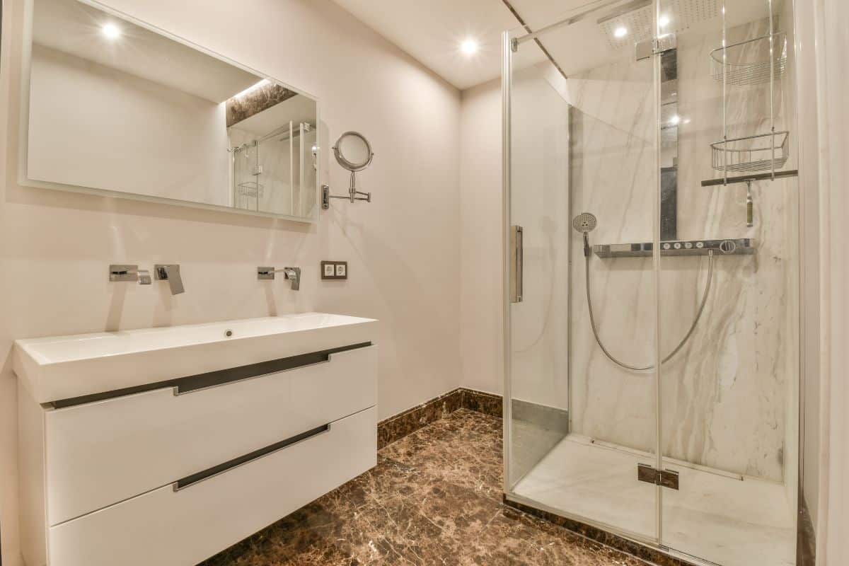 Prateleiras de Banheiro: Organize com Estilo! 15 Prateleiras de Banheiro — Organize seu espaço com estilo, descubra como transformar sua decoração!