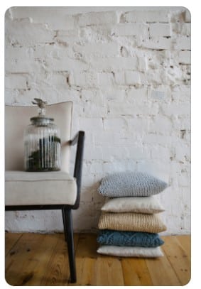 Como escolher almofadas para a decoração? Decoração com almofadas: Como escolher e combinar estampas e cores.