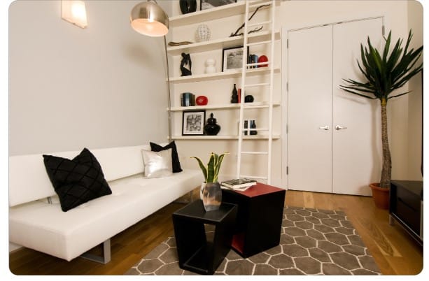 Quantas almofadas devo usar na decoração? Decoração com almofadas: Como escolher e combinar estampas e cores.