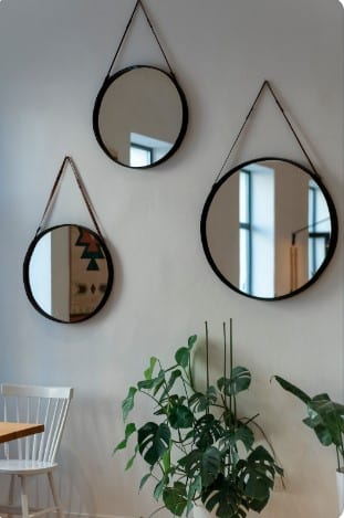 Decoração com espelhos: Truques para ampliar e iluminar ambientes pequenos.