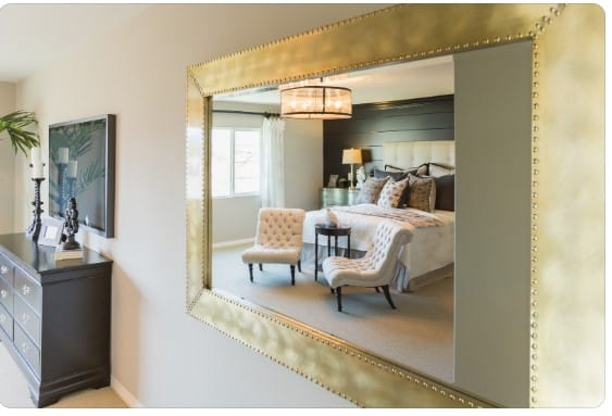 Decoração com espelhos: Truques para ampliar e iluminar ambientes pequenos.