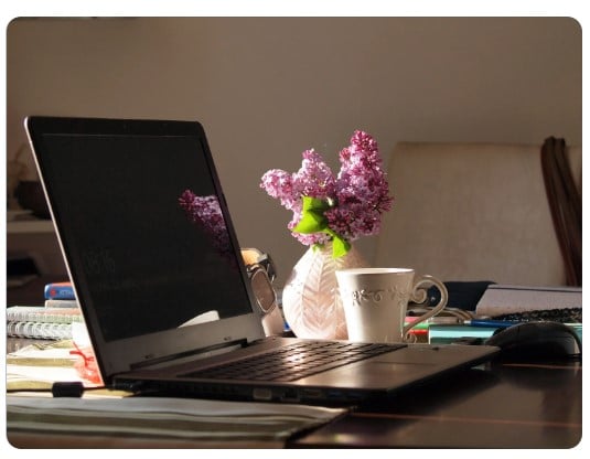 Organize a mesa de trabalho