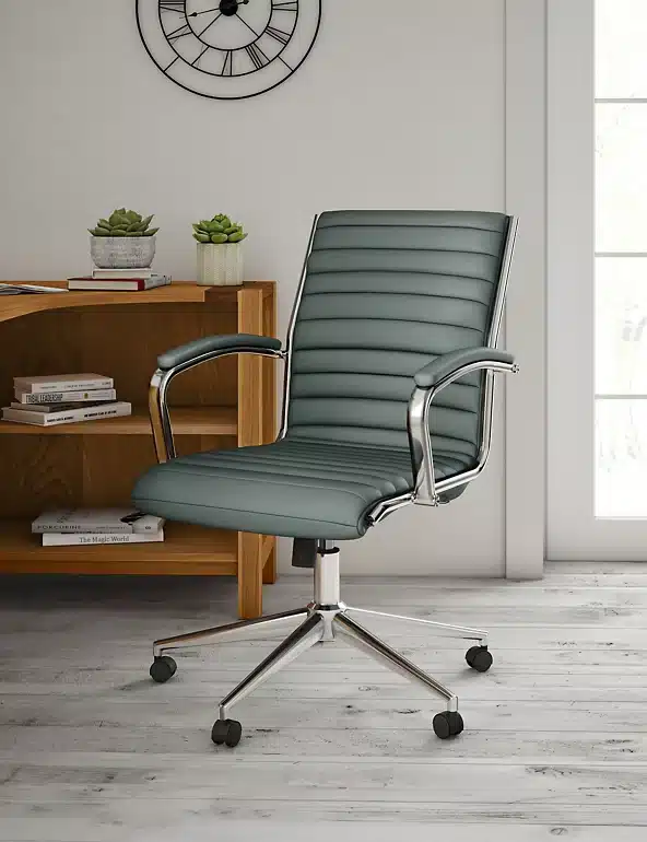 Como Escolher a Cadeira Ideal para sua Escrivaninha?