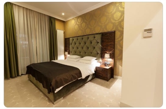 Decorando o quarto de casal Decoração de quartos de casal: Dicas para criar um ambiente aconchegante e romântico.