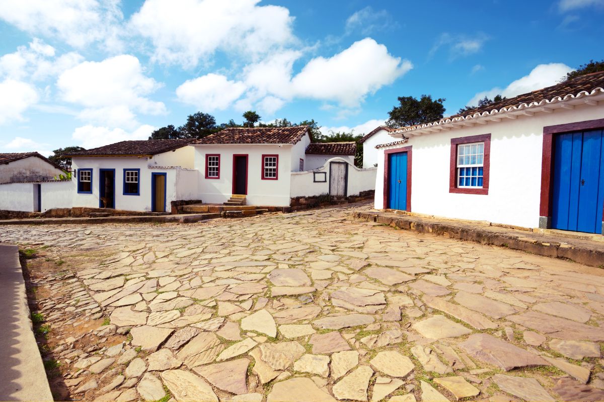 Reabilitação de Edifícios Históricos: Desafios e Soluções. 4 Reabilitação de Edifícios Históricos: Desafios e Soluções.