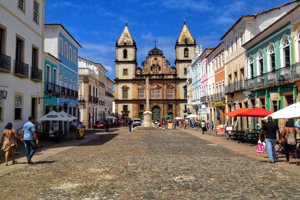 Reabilitação de Edifícios Históricos: Desafios e Soluções. 3 Reabilitação de Edifícios Históricos: Desafios e Soluções.