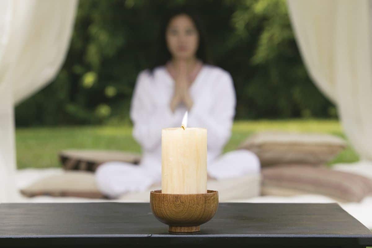 Decoração e Espaços de Meditação: Crie um espaço tranquilo em casa para práticas de mindfulness. Decoração e Espaços de Meditação: Crie um espaço tranquilo em casa para práticas de mindfulness.