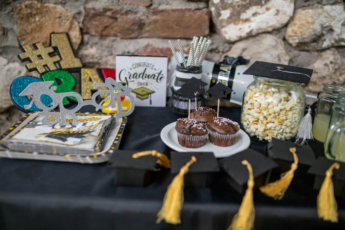 Mesa de Festa Simples em Casa