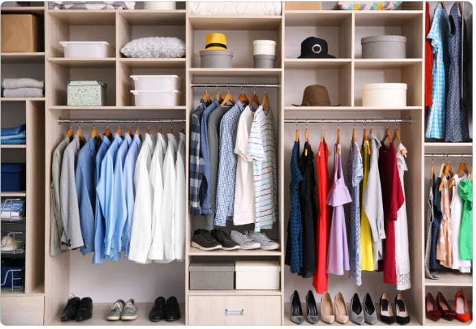 Aproveite ao máximo cada espaço Organização de Closet Pequeno: Dicas e Truques