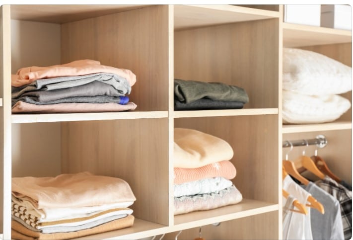 Organização de Closet Pequeno: Dicas e Truques