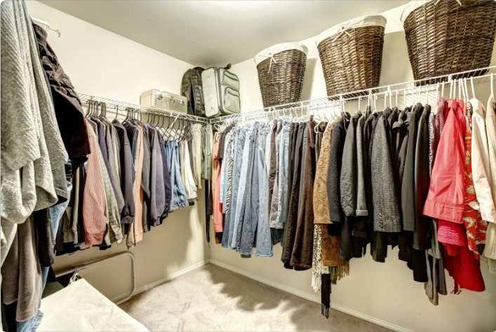Utilize paredes e portas Organização de Closet Pequeno: Dicas e Truques