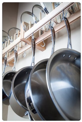 Como posso aproveitar ao máximo o espaço da minha cozinha compacta? Organização de Cozinhas Compactas.