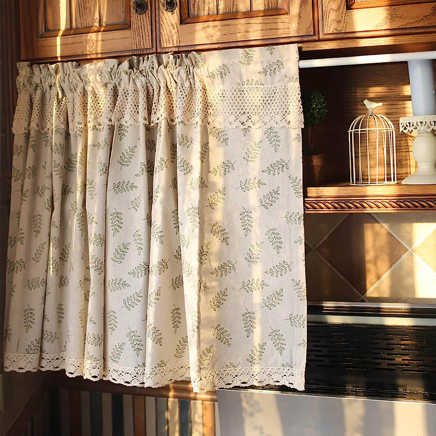 Cortinas Decorativas: Dê um Toque Especial à Janela da Cozinha 2 Cortinas Decorativas: Dê um Toque Especial à Janela da Cozinha