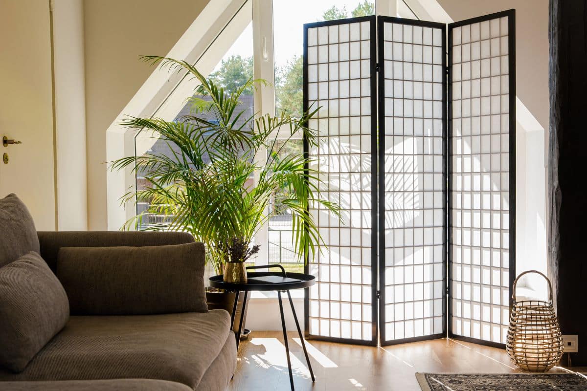 8 Ideias Incríveis para Decorar Casa Pequena com Estilo e Criatividade. 3 Divisórias e móveis planejados - 10 ideias adaptáveis a qualquer ambiente!