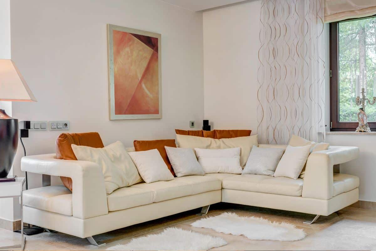 Maximize seu Espaço: Escolhendo o Sofá Ideal para Sala Pequena! Maximize seu Espaço: Escolhendo o Sofá Ideal para Sala Pequena!