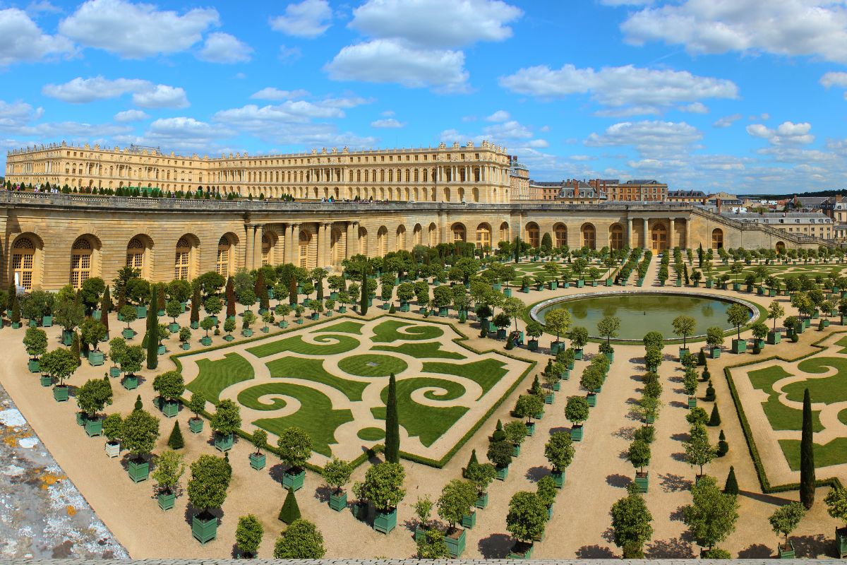 De Templos a Palácios: 5 Edifícios que Revelam a Grandeza das Civilizações Passadas! 5 De Templos a Palácios: 5 Edifícios que Revelam a Grandeza das Civilizações Passadas!