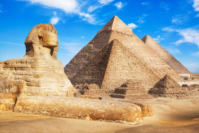 As-Piramides-de-Gize-Egito-1