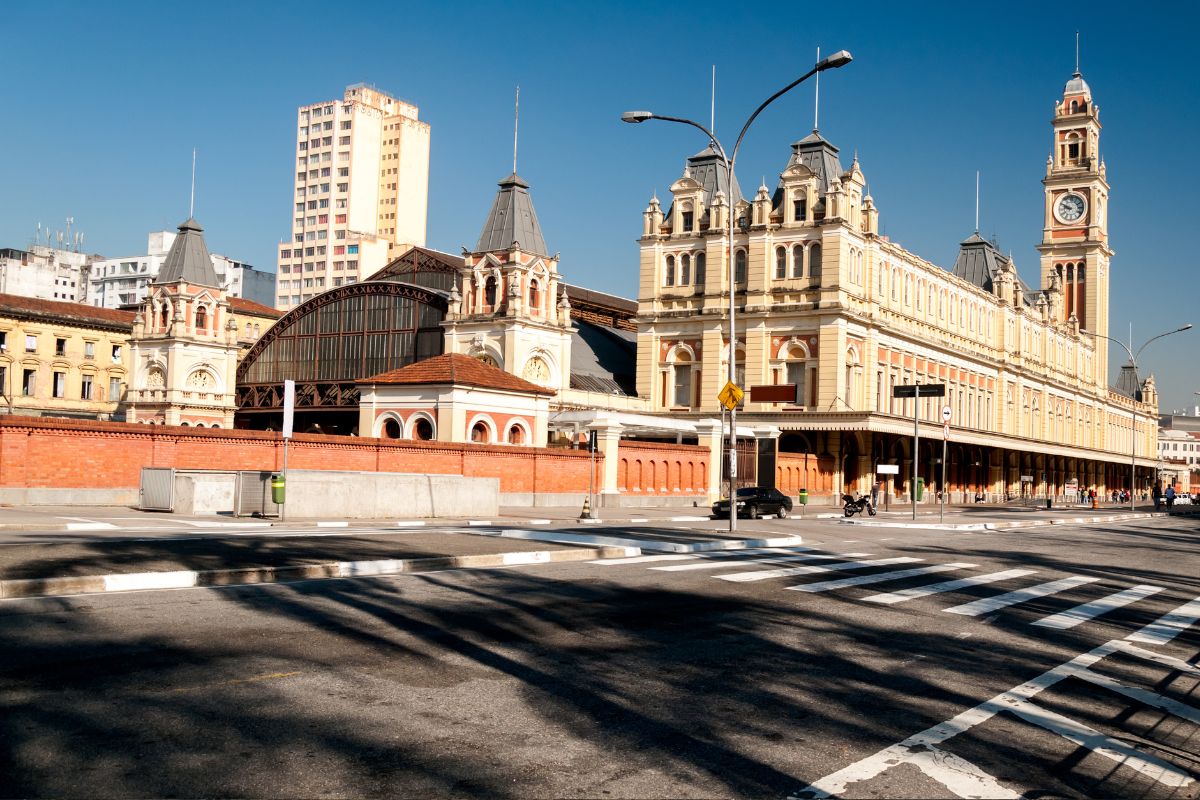 Estação da Luz em São Paulo: Um Passeio pela Arquitetura Histórica 4 Estação da Luz em São Paulo: Um Passeio pela Arquitetura Histórica