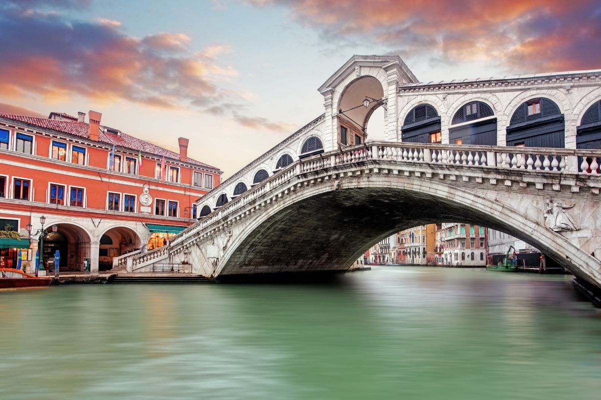Pontes Incríveis - As 10 maiores do Mundo: Curiosidades e Histórias por Trás Delas! 18 Pontes Incríveis - As 10 maiores do Mundo: Curiosidades e Histórias por Trás Delas!