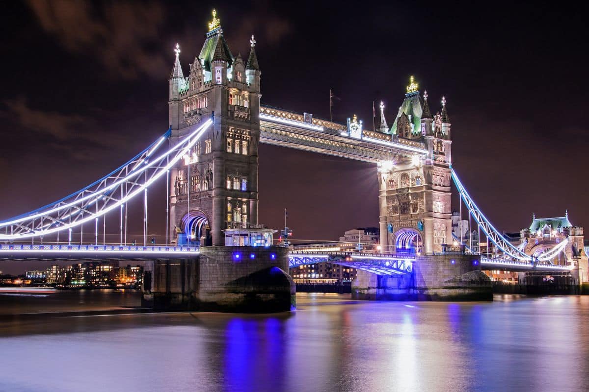 Pontes Incríveis - As 10 maiores do Mundo: Curiosidades e Histórias por Trás Delas! 15 Pontes Incríveis - As 10 maiores do Mundo: Curiosidades e Histórias por Trás Delas!
