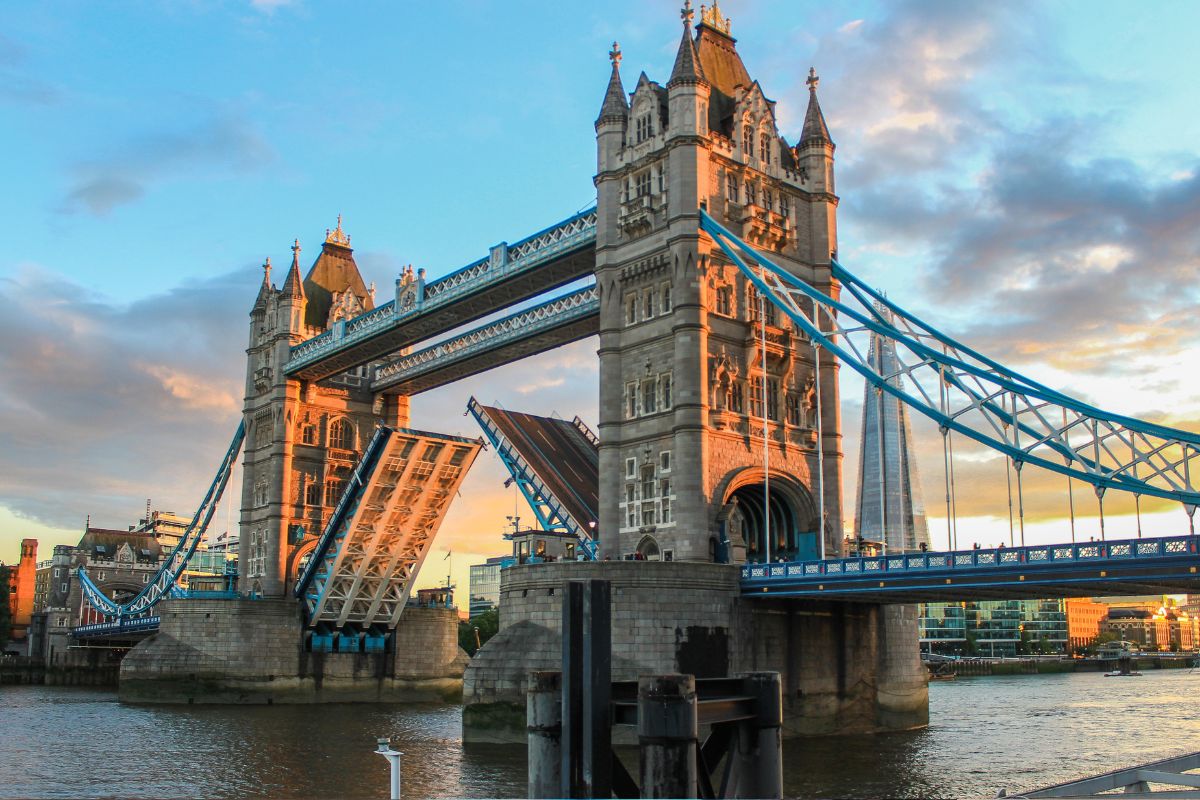 Pontes Incríveis - As 10 maiores do Mundo: Curiosidades e Histórias por Trás Delas! 13 Pontes Incríveis - As 10 maiores do Mundo: Curiosidades e Histórias por Trás Delas!